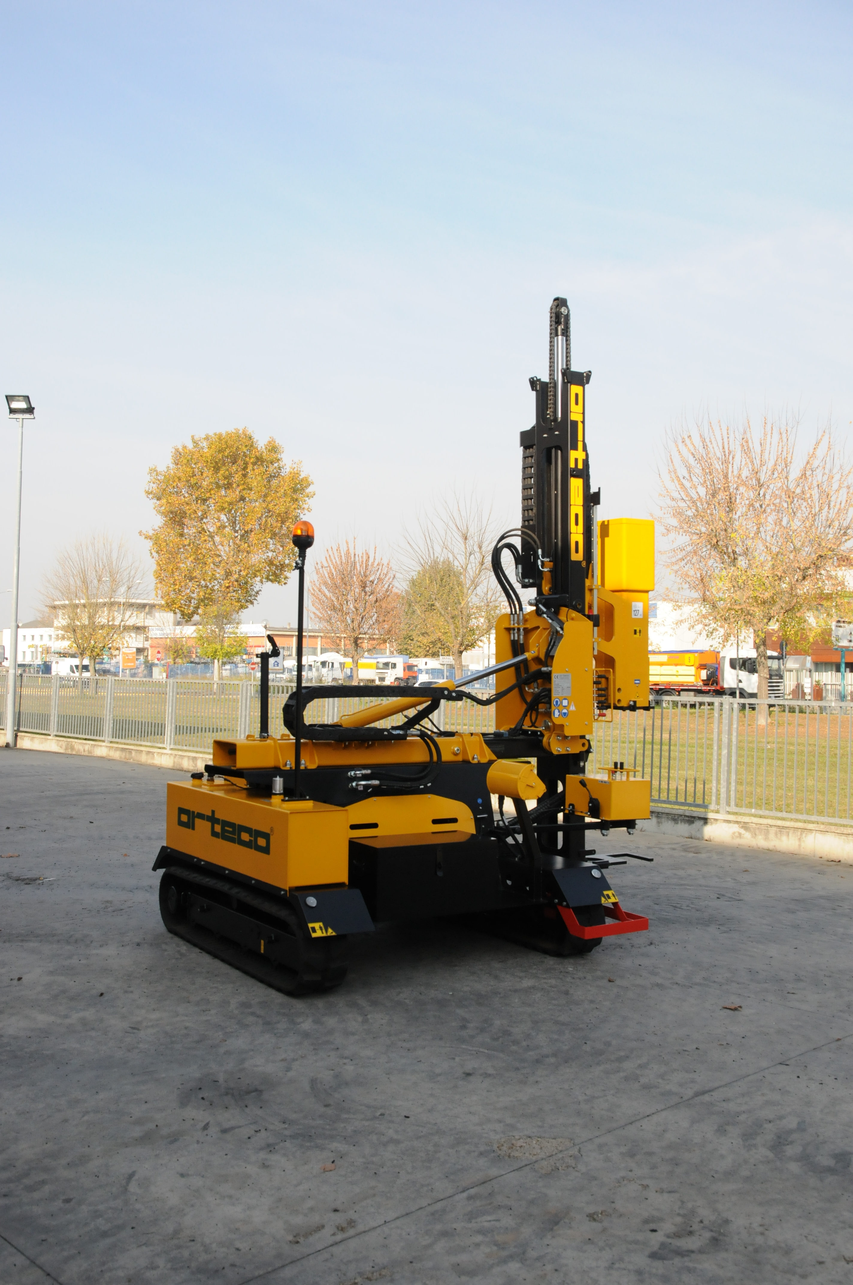 Orteco - Hydraulic pile drivers for safety barriers, solar plants 